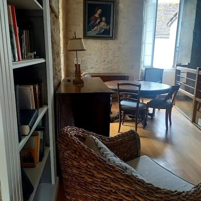 Maison Du Xveme Au Coeur Du Village Medieval Martel