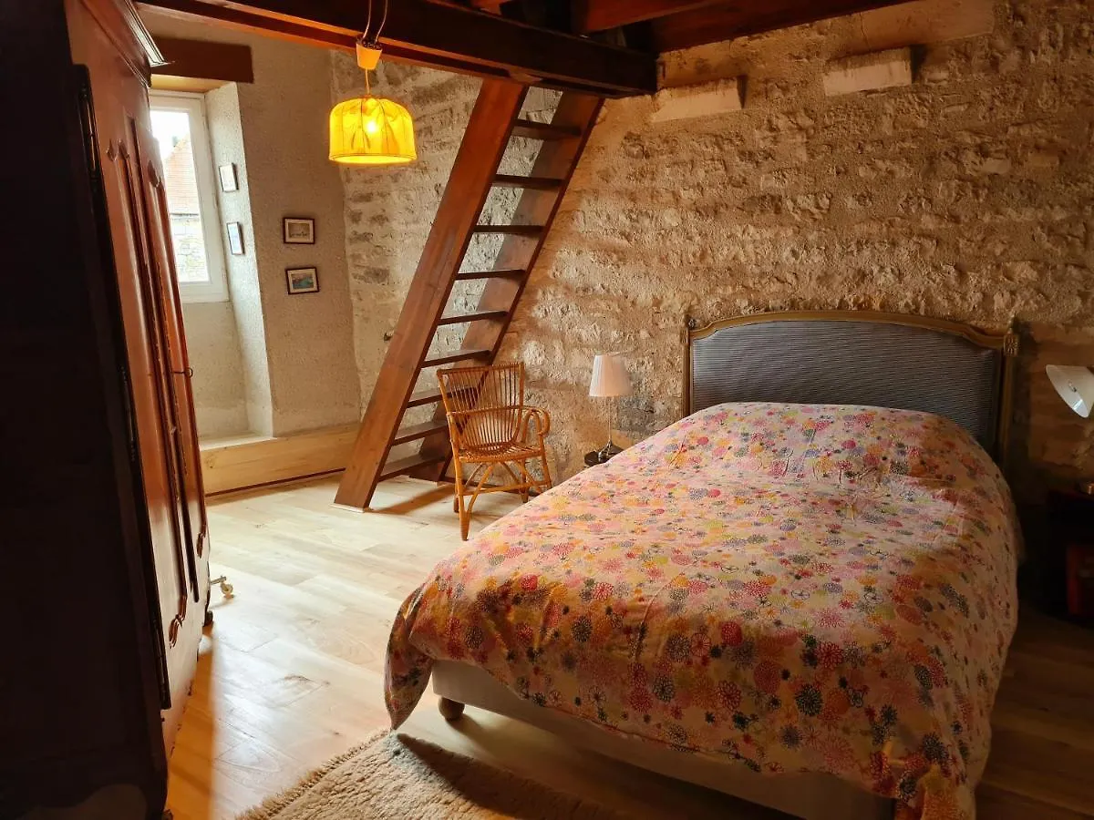 Maison Du Xveme Au Coeur Du Village Medieval Martel