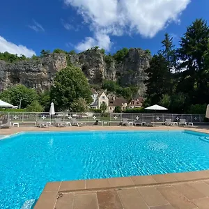 3* Hotel Logis - Restaurant Domaine Les Falaises